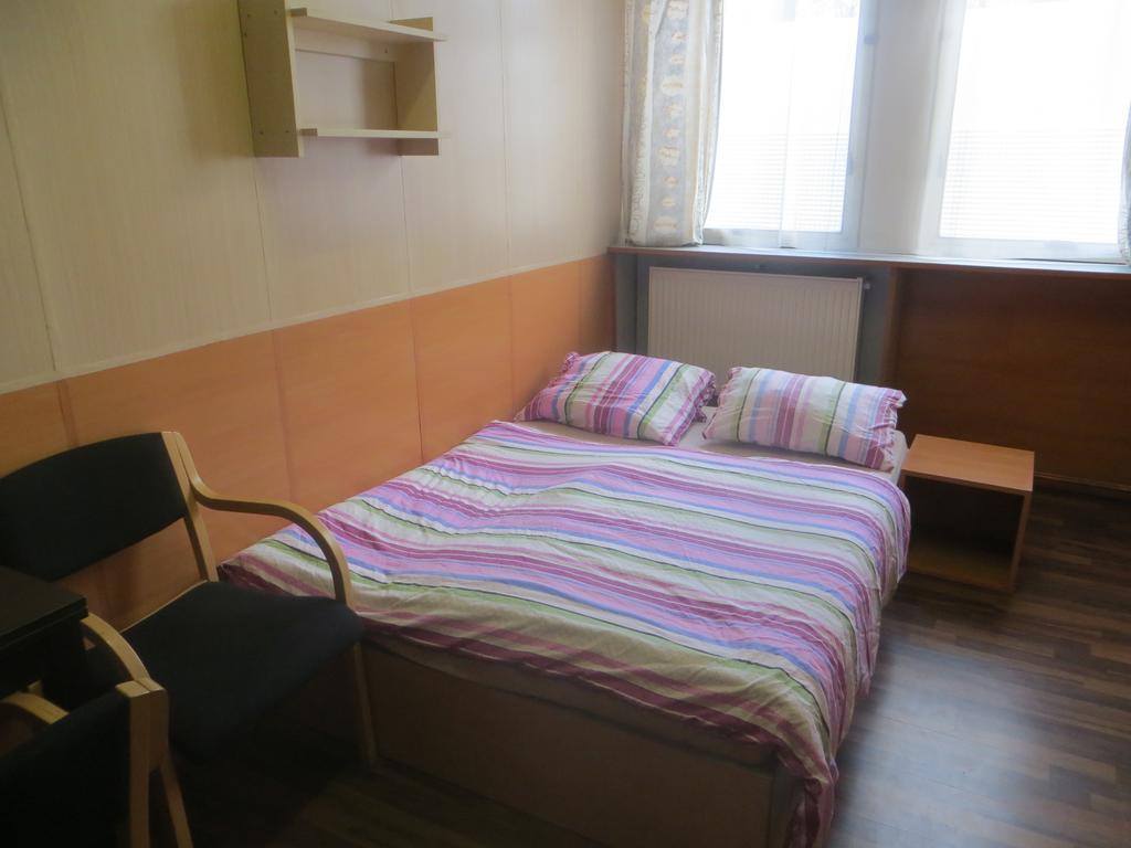Hostel Monty Ricany (Central Bohemian) Exterior foto