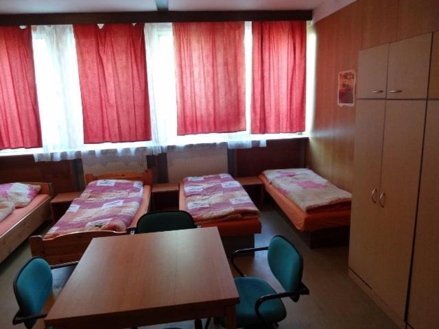 Hostel Monty Ricany (Central Bohemian) Quarto foto