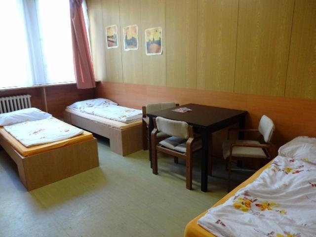 Hostel Monty Ricany (Central Bohemian) Quarto foto