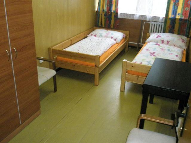 Hostel Monty Ricany (Central Bohemian) Exterior foto